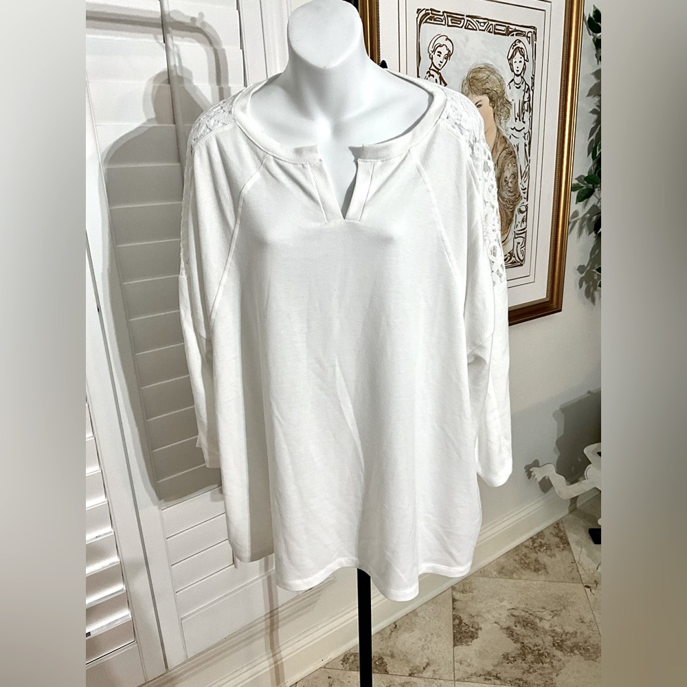 LIVE WELL LIFESTYLE, White long sleeve  V-neck top inset lace NWOT  22W -  24W
